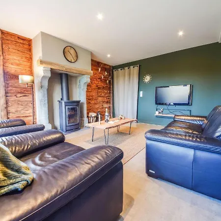 Quietly Located L'echappee Belle Holiday home *